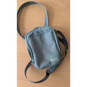 Lululemon crossbody pouch
